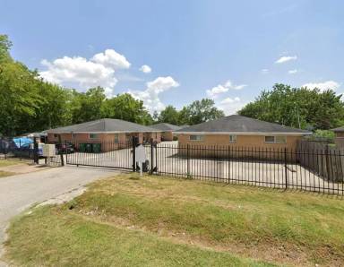 Main picture of 5010 Carmen St