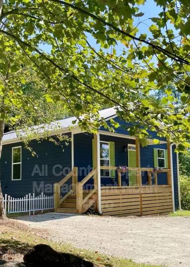 Main picture of 5390 Valley Dr