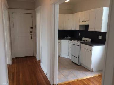 Main picture of 121 Park Dr