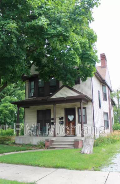 Main picture of 429 W Lasalle Ave
