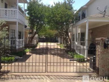 Main picture of 821 Pavillion St