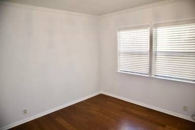 Main picture of 2700 W 111th St