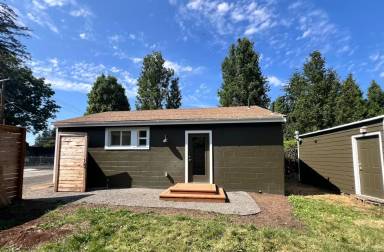 Main picture of 10488 SE Linwood Ave