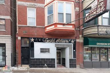 Main picture of 1755 W Division St