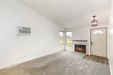 Main picture of 6073 Weiss St