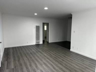 Main picture of 8843 Alcott St
