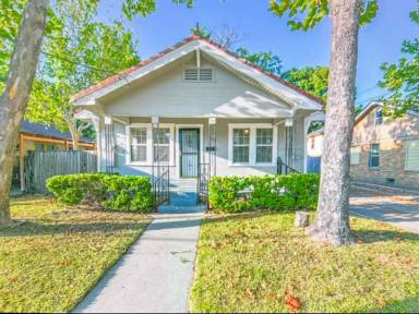 Main picture of 208 W Lobit St