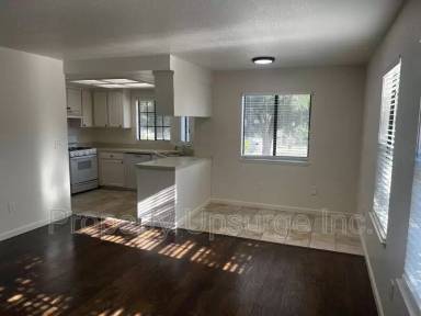 Main picture of 120 W 5th St