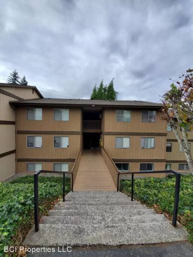 Main picture of 5823 N 33rd St