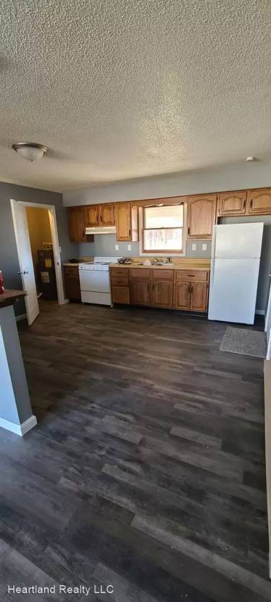 Main picture of 303 E Reeves St