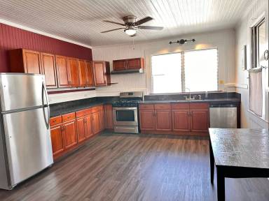 Main picture of 233 Ululani St