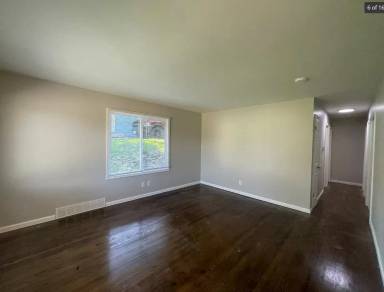 Main picture of 3933 Blondo St