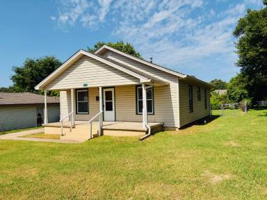 Main picture of 916 N Wilson Ave