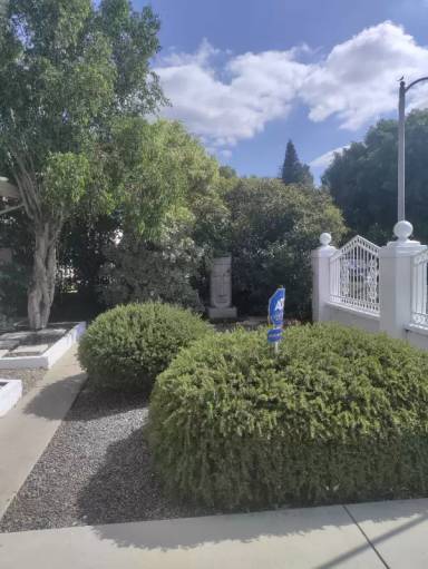 Main picture of 8402 Cantaloupe Ave