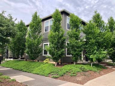 Main picture of 7033 N Charleston Ave