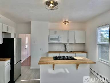 Main picture of 44 Woodbine St