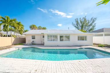 Main picture of 455 81st Ave