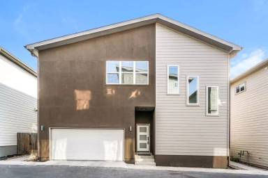 Main picture of 1618 W Lawndale Dr
