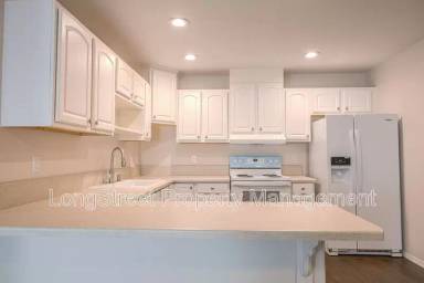 Main picture of 434 NE 176th Ave