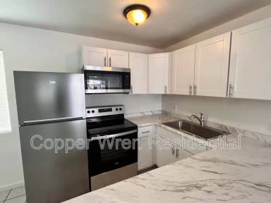 Main picture of 2414 W Coolidge St