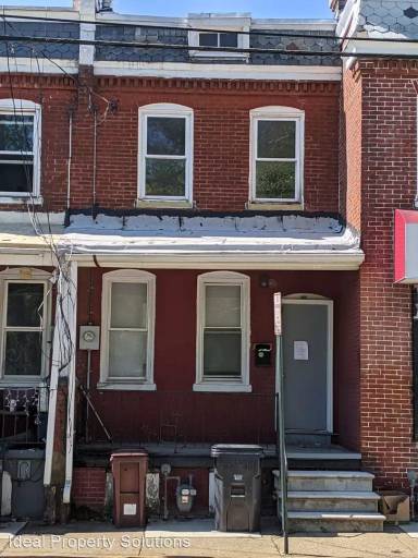 Main picture of 1638 W 2nd St