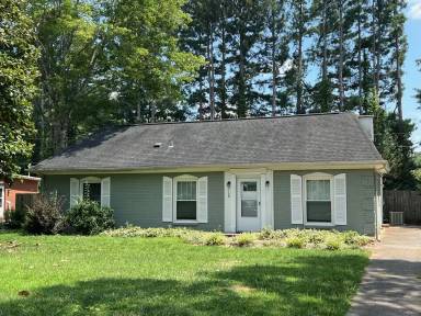 Main picture of 7108 Lake Dr