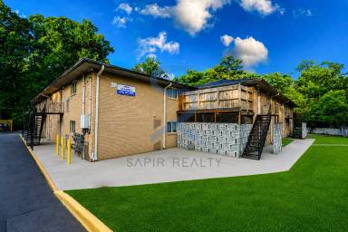 Main picture of 3300 College St