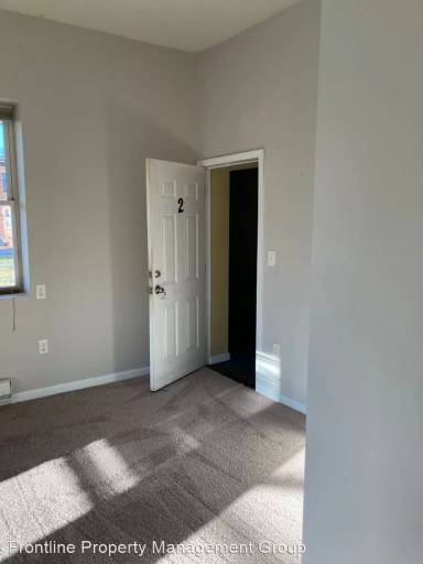 Main picture of 304 E 9th St