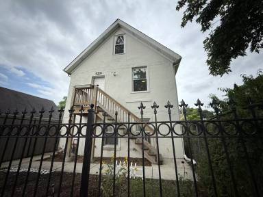 Main picture of 1232 N Hamlin Ave