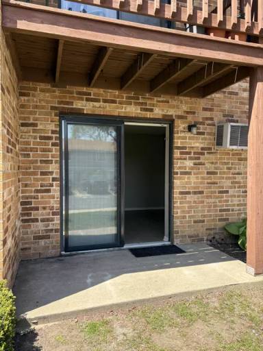 Main picture of 1332 N Geneva Dr