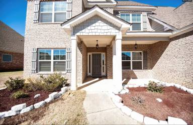 Main picture of 1 Sweetwater Park Ct