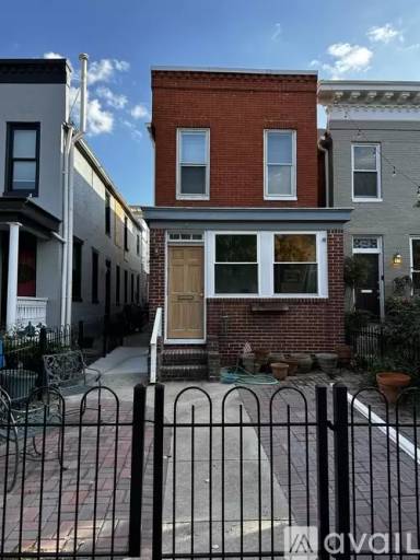 Main picture of 227 E Montgomery St