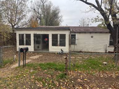 Main picture of 227 E Poplar Ave