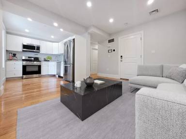Main picture of 127 Shirley St