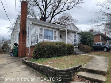 Main picture of 420 N Rotary Dr