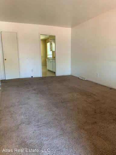 Main picture of 5565 S Delaware St