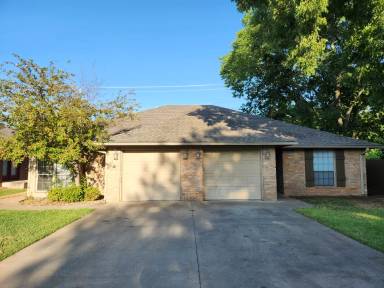 Main picture of 1402 S Mississippi Ave