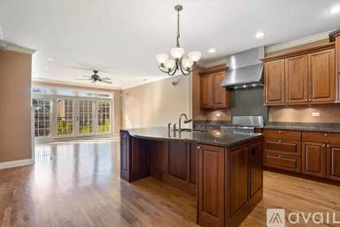 Main picture of 2238 W Belmont Ave