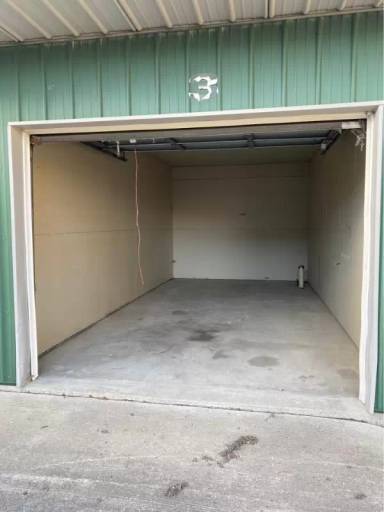 Main picture of 2106 Industrial Rd
