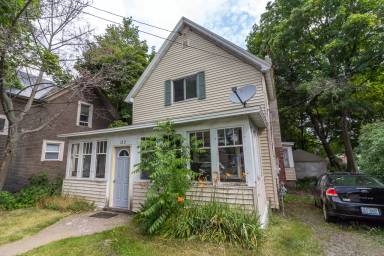 Main picture of 132 W Crescent St