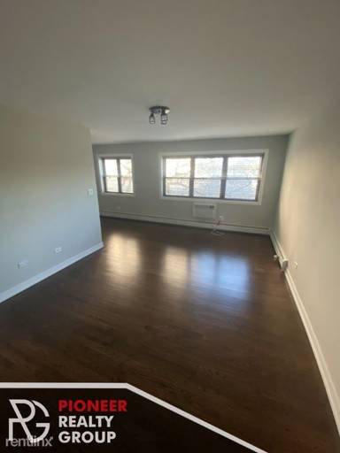 Main picture of 5536 N Sheridan Rd