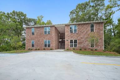 Main picture of 124 Thornton Ln