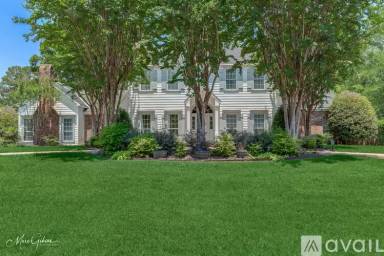 Main picture of 1260 Capilano Dr