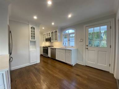 Main picture of 124 Shore Rd