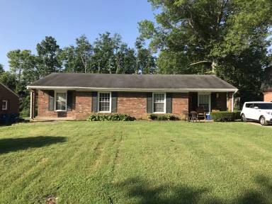Main picture of 4 Seminole Dr