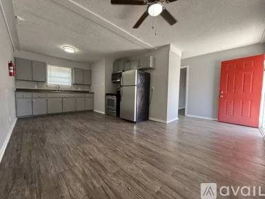 Main picture of 321 Blanks St