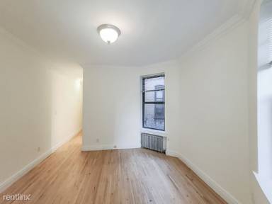 Main picture of 210 E 83rd St