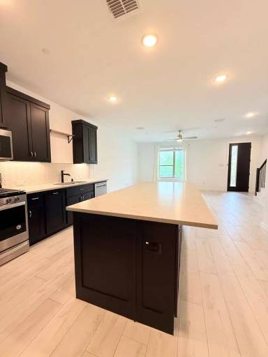 Main picture of 606 Collier Dr