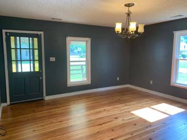Main picture of 1301 Halsey Ave NE