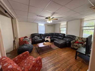 Main picture of 1114 King St